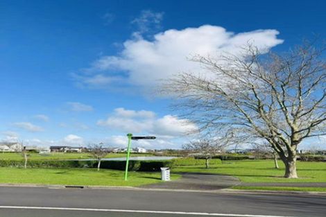 Photo of property in 1 Pickaberry Avenue, Karaka, Papakura, 2113