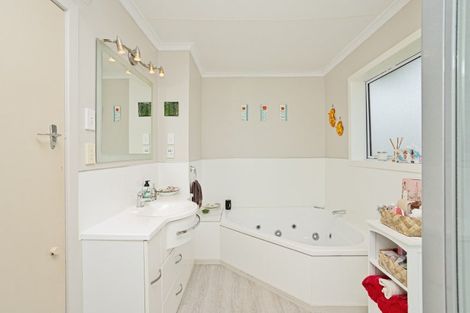 Photo of property in 6 Second Street, Kennington, Invercargill, 9871