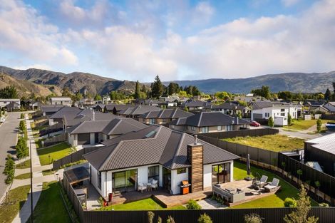 Photo of property in 16 Travertine Street, Cromwell, 9310