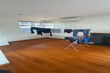 Photo of property in 18 Webb Place, Forrest Hill, Auckland, 0620