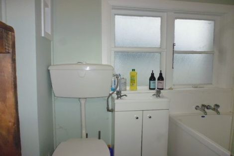 Photo of property in 4/87 Cambridge Terrace, Waterloo, Lower Hutt, 5011