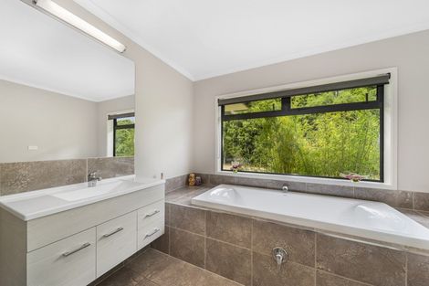 Photo of property in 12 Lacebark Drive, Kinloch, Taupo, 3377