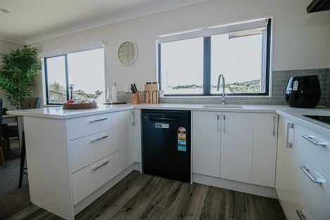 Photo of property in 19 Mamaku Rise, Welcome Bay, Tauranga, 3112