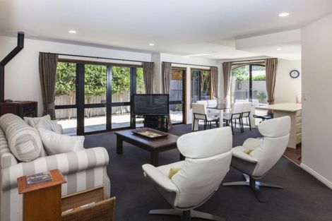 Photo of property in 1/135 Fendalton Road, Fendalton, Christchurch, 8052