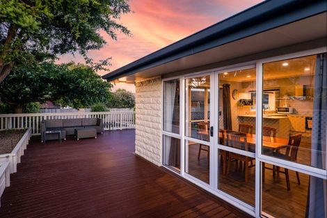 Photo of property in 100a Aorangi Road, Bryndwr, Christchurch, 8053