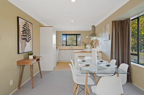 Photo of property in 2/15 Lowry Avenue, Redwood, Christchurch, 8051