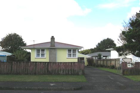 Photo of property in 13 Montmere Avenue, Te Atatu Peninsula, Auckland, 0610