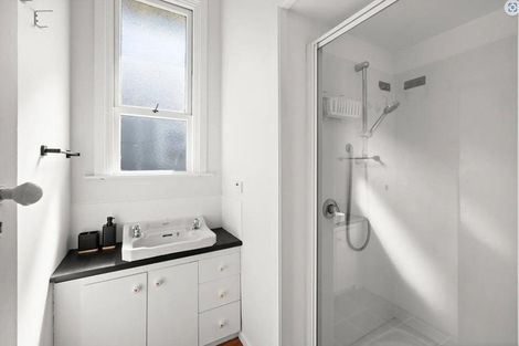 Photo of property in 3 Kinross White Street, Napier South, Napier, 4110