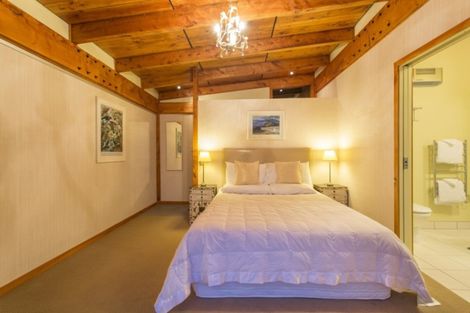 Photo of property in Kaimata Retreat, 297 Cape Saunders Road, Cape Saunders, Dunedin, 9077