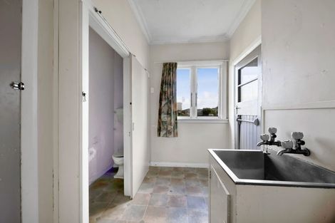 Photo of property in 225 South Road, Hawera, 4610