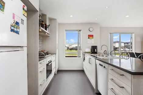 Photo of property in 229 Porchester Road, Takanini, 2112