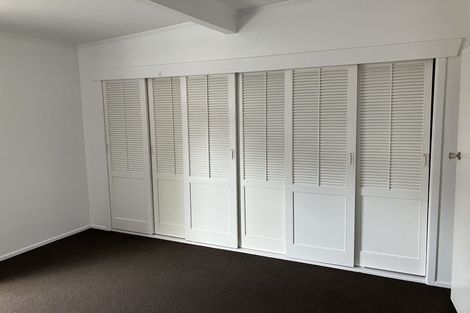 Photo of property in 2/17a Hillcrest Avenue, Hillcrest, Auckland, 0627