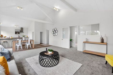 Photo of property in 86 Stanmore Bay Road, Stanmore Bay, Whangaparaoa, 0932