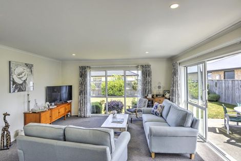 Photo of property in 62 Feist Street, Carterton, 5713