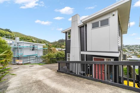 Photo of property in 15 Marjory Close, Broadmeadows, Wellington, 6035