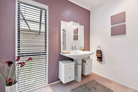 Photo of property in 2/17 Pax Avenue, Forrest Hill, Auckland, 0620