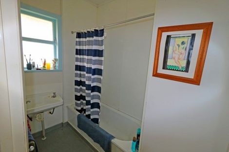 Photo of property in 68 Conway Road, Eltham, 4322