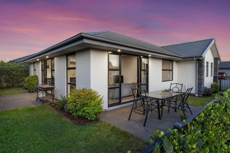 Photo of property in 3 Robalan Close, Halswell, Christchurch, 8025