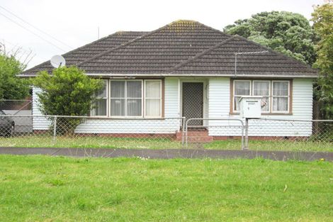 Photo of property in 18 Kiekie Road, Mangere Bridge, Auckland, 2022