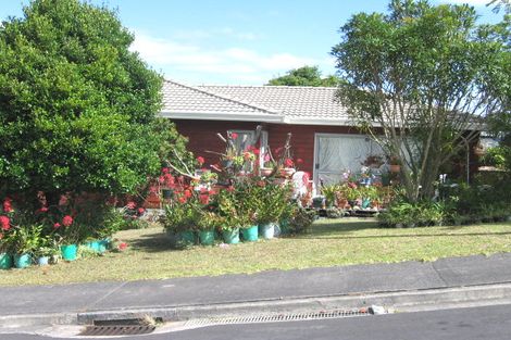 Photo of property in 2/7 Valecrest Place, Bayview, Auckland, 0629