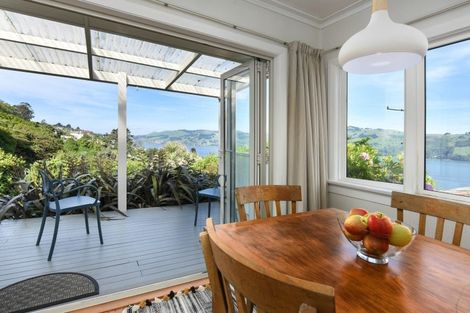 Photo of property in 28 Athol Place, Ravensbourne, Dunedin, 9022