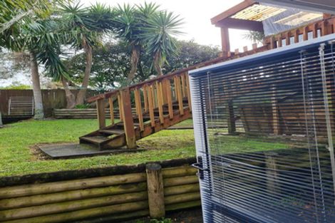 Photo of property in 1/212 Sunnynook Road, Totara Vale, Auckland, 0627