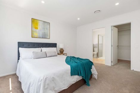Photo of property in 24 William Wallbank Crescent, Swanson, Auckland, 0614