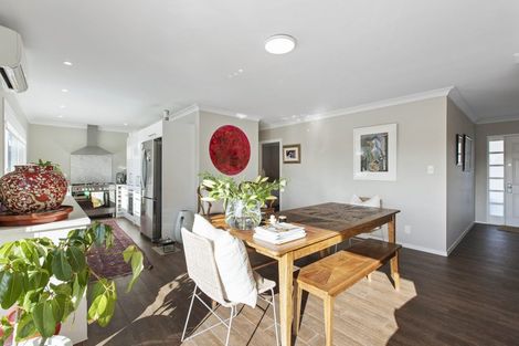 Photo of property in 1/87-89 Hinemoa Street, Birkenhead, Auckland, 0626