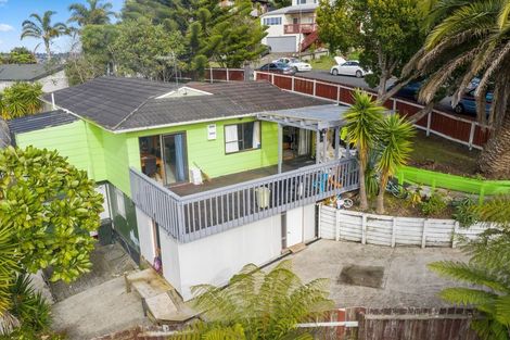 Photo of property in 12 Noeleen Street, Glenfield, Auckland, 0629