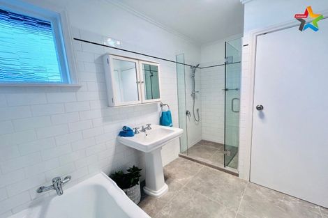 Photo of property in 15 Summit Road, Fairfield, Lower Hutt, 5011