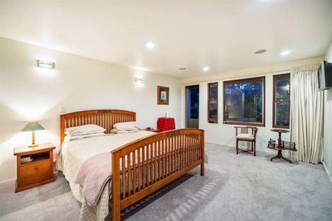 Photo of property in 5 Eastcliffe Road, Castor Bay, Auckland, 0620