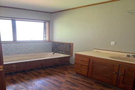 Photo of property in 77b Sturges Road, Henderson, Auckland, 0612