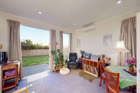 Photo of property in 10 Cedarwood Street, Woodridge, Wellington, 6037