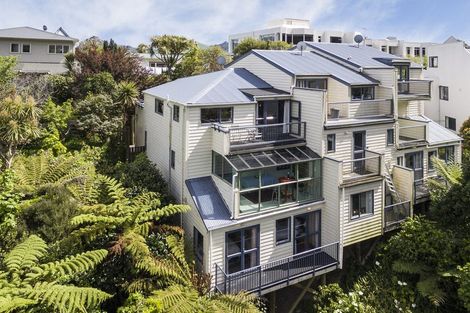 Photo of property in 30 Lawson Place, Mount Victoria, Wellington, 6011