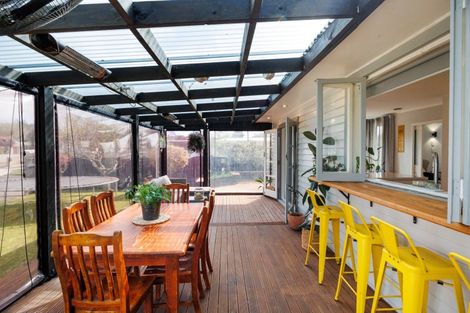 Photo of property in 144 Ruamahanga Crescent, Terrace End, Palmerston North, 4410