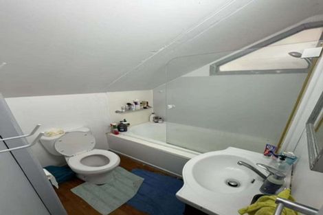 Photo of property in 50 Peter Terrace, Castor Bay, Auckland, 0620