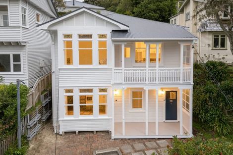 Photo of property in 5 Governor Road, Northland, Wellington, 6012