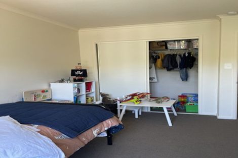 Photo of property in 32 Waldorf Crescent, Orewa, 0931