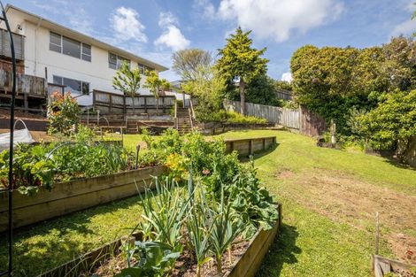 Photo of property in 17 Longview Drive, Merrilands, New Plymouth, 4312