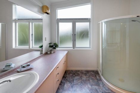 Photo of property in 53 Spencer Street, Crofton Downs, Wellington, 6035