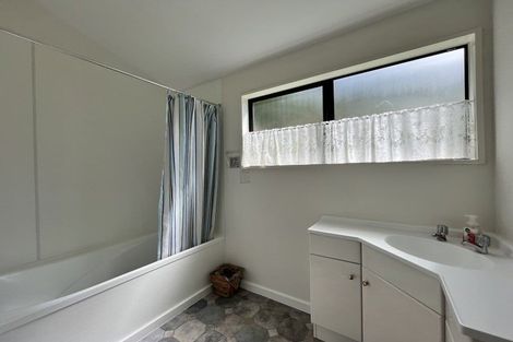 Photo of property in 1 Von Place, Fernhill, Queenstown, 9300