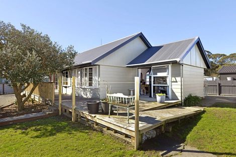 Photo of property in 35 Ida Road, Outer Kaiti, Gisborne, 4010