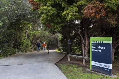 Photo of property in 2/3 Fentham Road, Hauraki, Auckland, 0622