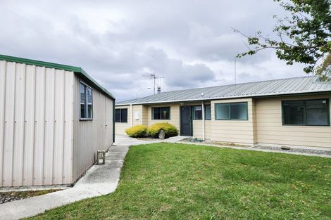 Photo of property in 2 Lydia Place, Kelvin Grove, Palmerston North, 4414