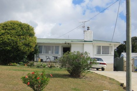 Photo of property in 22 Beaubank Road, Kelston, Auckland, 0602
