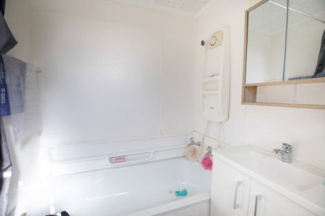 Photo of property in 24 Pukeko Place, Westshore, Napier, 4110