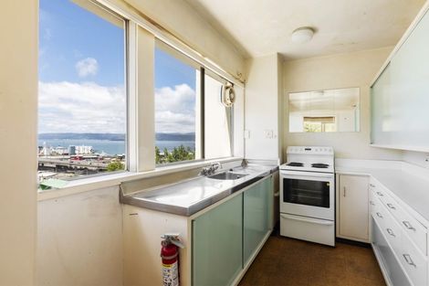 Photo of property in Grosvenor Flats, 19 Cottleville Terrace, Thorndon, Wellington, 6011
