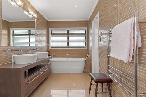 Photo of property in 28 Rexford Heights, Pyes Pa, Tauranga, 3112