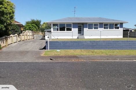 Photo of property in 16 Tairere Crescent, Rosehill, Papakura, 2113