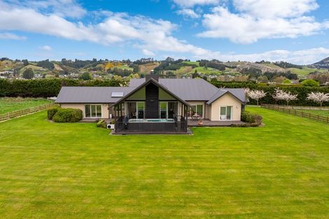 Photo of property in 100 Wingatui Road, Mosgiel, 9024